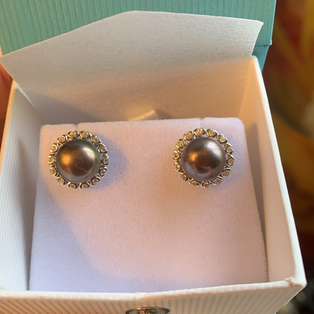 Genuine 8.5mm Peacock Pearl Halo Earring Stud Sterling Silver Simulated Diamond - Picture 5 of 8
